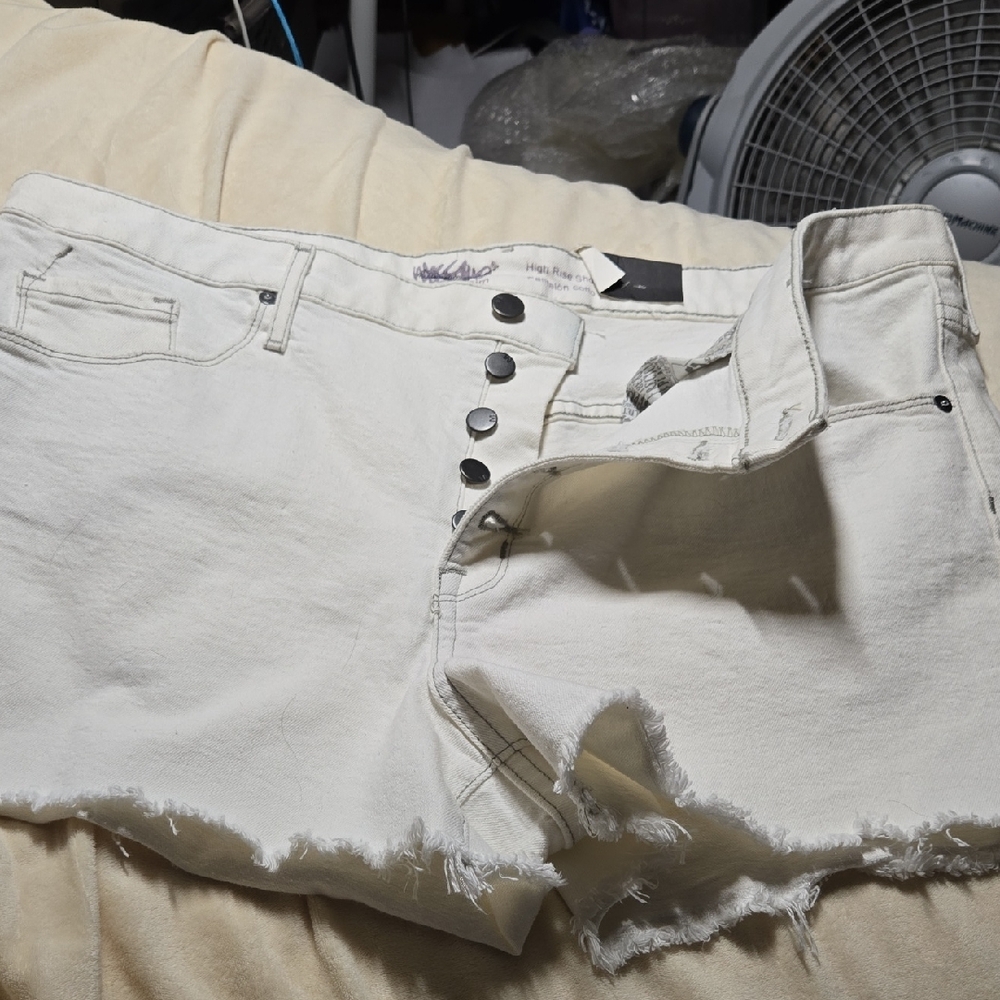 Women's White Frayed Hem Jeans